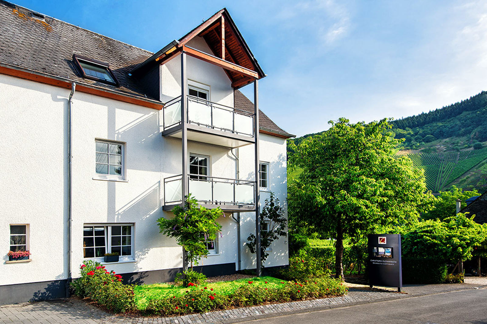 weingut-eifel-cluesserath-gaestehaus-aussen